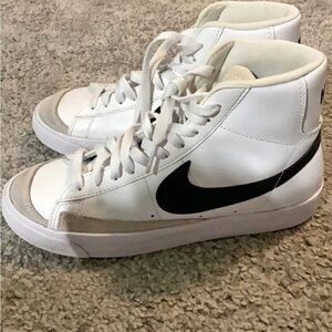 Nike White and Black High-Tops